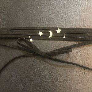 Black choker with bow